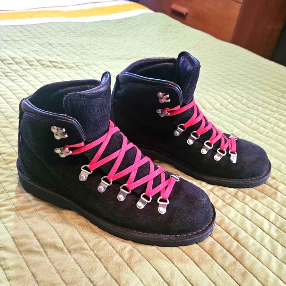 Danner Mountain Pass - Jet Black Suede Hiking Boots - Size 10 EE - Made in USA